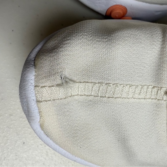 Nike Womens React Sneakers Size 8 Shoes Cream Pink Peach Running Comfy - Picture 6 of 9